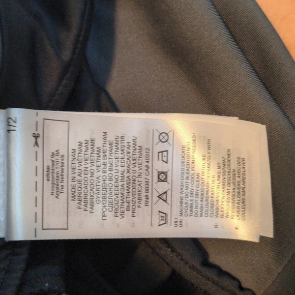 Adidas women’s running shorts SZ S - Picture 9 of 10